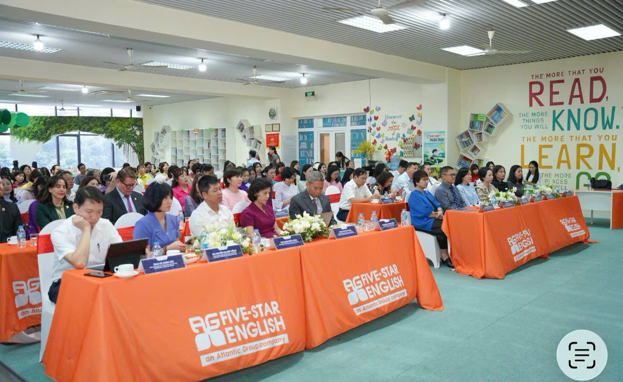 Lễ ký kết nhận được sự quan tâm của các đại biểu và giới truyền thông. Lễ ký kết nhận được sự quan tâm của các đại biểu và giới truyền thông.