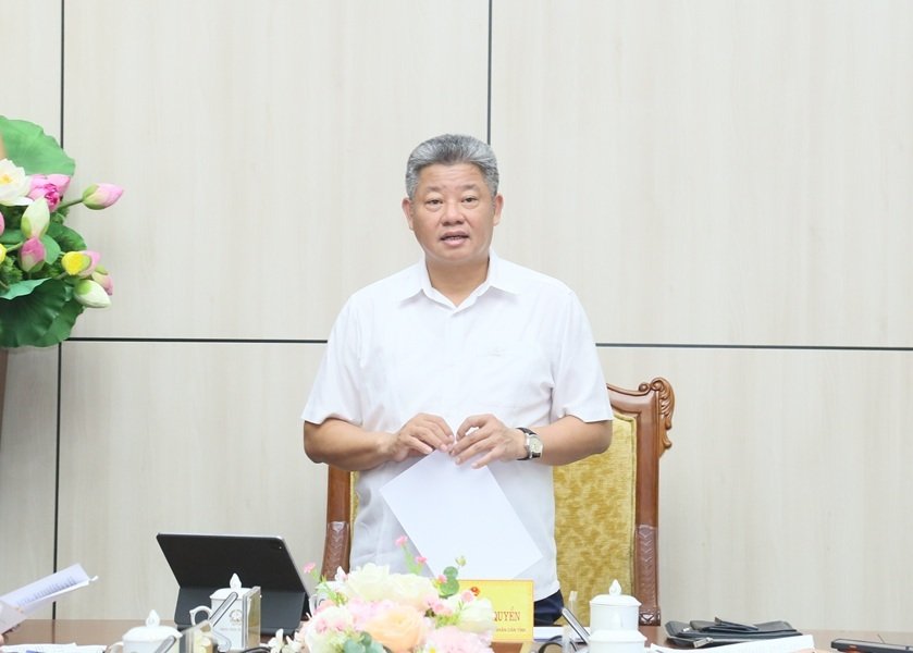 Phó Bí thư Tỉnh ủy, Chủ tịch UBND tỉnh Nguyễn Mạnh Quyền phát biểu chỉ đạo tại cuộc họp. Phó Bí thư Tỉnh ủy, Chủ tịch UBND tỉnh Nguyễn Mạnh Quyền phát biểu chỉ đạo tại cuộc họp.
