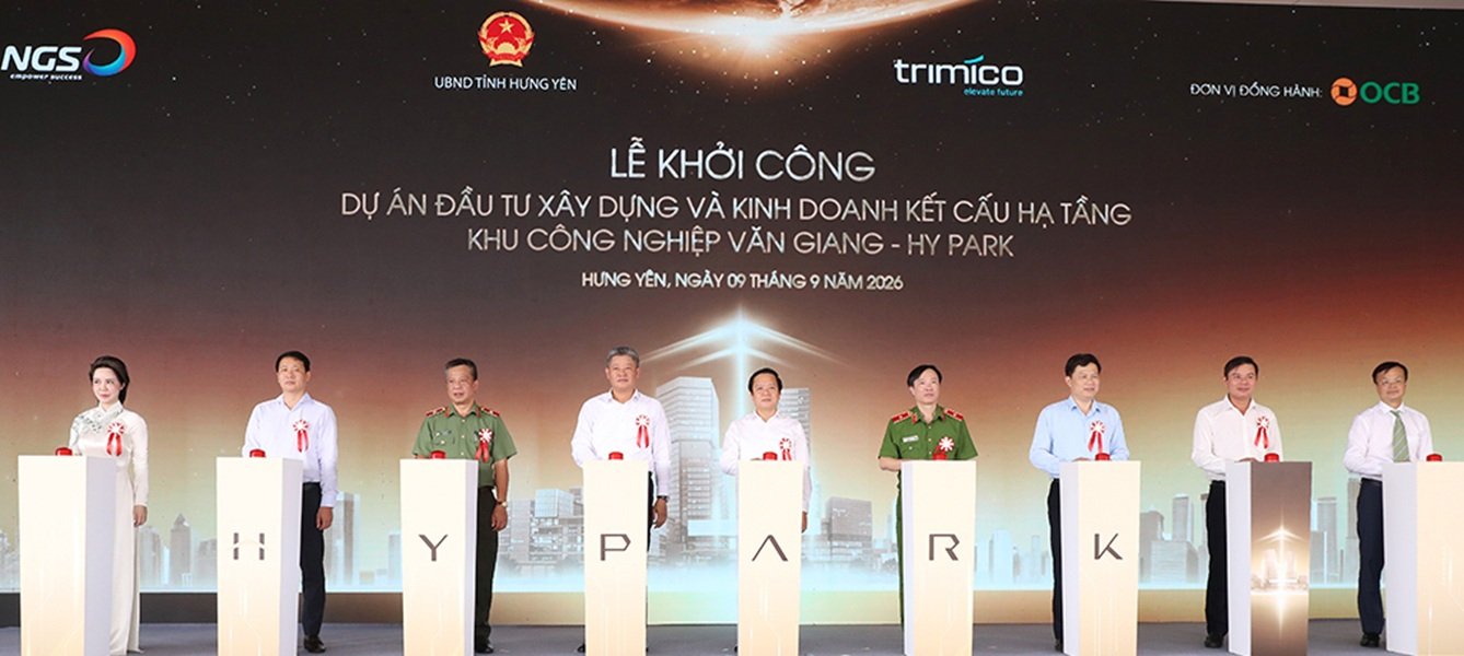 Các lãnh đạo tỉnh và các đại biểu thực hiện nghi thức nhấn nút khởi công dự án. (Ảnh báo HY) Các lãnh đạo tỉnh và các đại biểu thực hiện nghi thức nhấn nút khởi công dự án. (Ảnh báo HY)