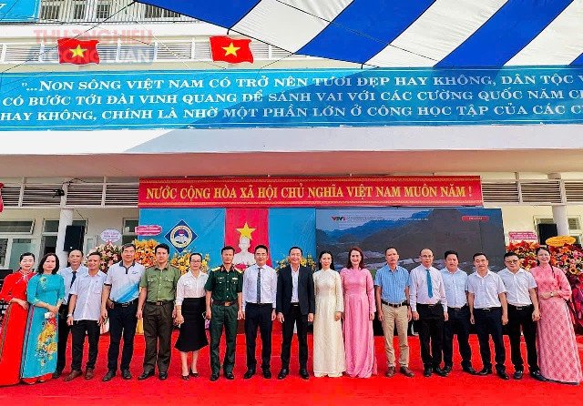 Lễ khai giảng năm học mới tại Trường THCS Đàm Quang Trung, thuộc phường Hải Vân,TP. Đà Nẵng Lễ khai giảng năm học mới tại Trường THCS Đàm Quang Trung, thuộc phường Hải Vân,TP. Đà Nẵng
