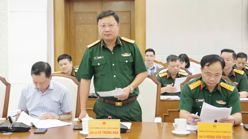 Đại tá Lê Trọng Hòa, Ủy viên Ban Thường vụ Thành ủy, Chỉ huy trưởng Bộ CHQS thành phố, Phó Trưởng ban Tổ chức diễn tập KVPT thành phố, báo cáo công tác chuẩn bị diễn tập KVPT thành phố năm 2026 Đại tá Lê Trọng Hòa, Ủy viên Ban Thường vụ Thành ủy, Chỉ huy trưởng Bộ CHQS thành phố, Phó Trưởng ban Tổ chức diễn tập KVPT thành phố, báo cáo công tác chuẩn bị diễn tập KVPT thành phố năm 2026
