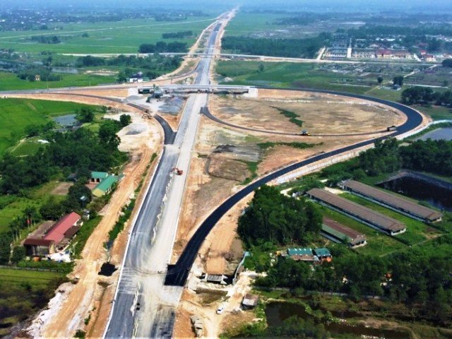 nút giao tại Km509+825 cao tốc Bắc - Nam với đường tỉnh 550 (ĐT550) đoạn qua xã Toàn Lưu. nút giao tại Km509+825 cao tốc Bắc - Nam với đường tỉnh 550 (ĐT550) đoạn qua xã Toàn Lưu.