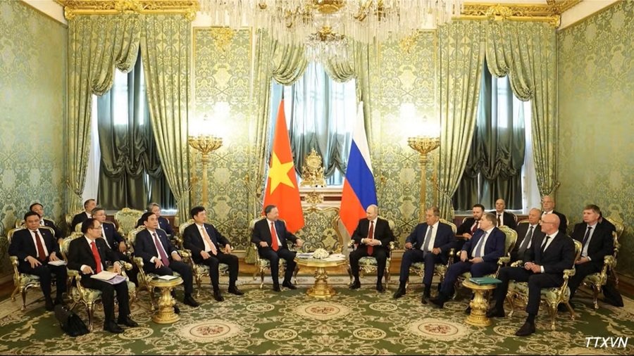 Tổng Bí thư, Chủ tịch nước Tô Lâm gặp hẹp Tổng thống Liên bang Nga Vladimir Putin. (Ảnh: Thống Nhất/TTXVN) Tổng Bí thư, Chủ tịch nước Tô Lâm gặp hẹp Tổng thống Liên bang Nga Vladimir Putin. (Ảnh: Thống Nhất/TTXVN)