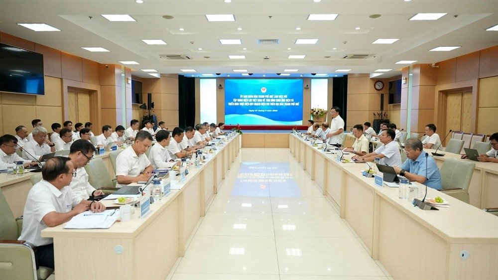 Quang cảnh buổi làm việc giữa UBND TP Huế với Tập đoàn điện lực VN (ảnh VPUB) Quang cảnh buổi làm việc giữa UBND TP Huế với Tập đoàn điện lực VN (ảnh VPUB)