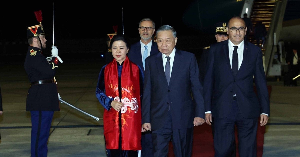 Lễ đón Tổng Bí thư, Chủ tịch nước Tô Lâm và Phu nhân tại sân bay Orly, Paris. (Ảnh: Thống Nhất/TTXVN) Lễ đón Tổng Bí thư, Chủ tịch nước Tô Lâm và Phu nhân tại sân bay Orly, Paris. (Ảnh: Thống Nhất/TTXVN)