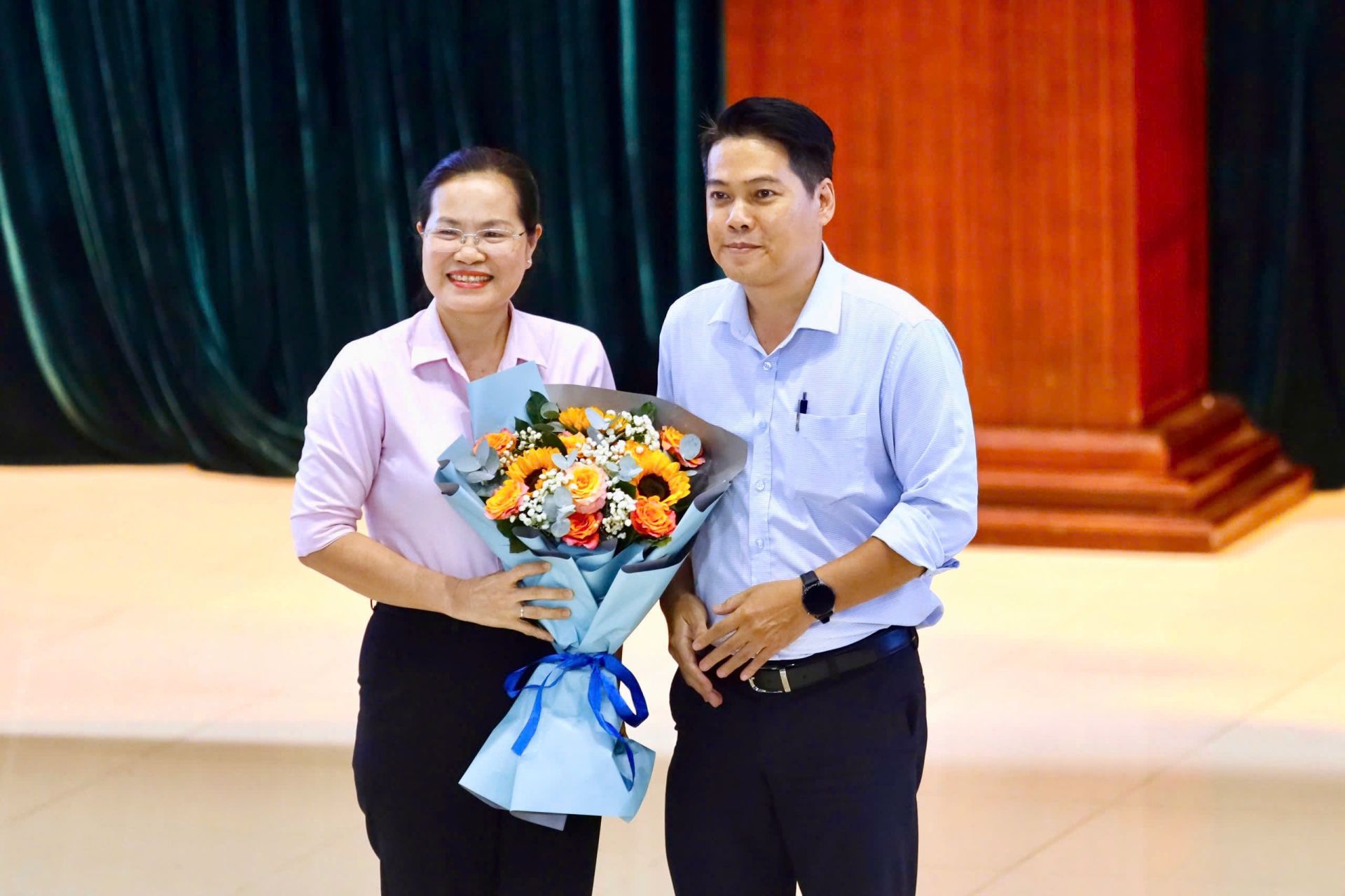 Hội nghị tập huấn, tuy&ecirc;n truyền, phổ biến ph&aacute;p luật về Luật Ph&aacute;t triển đ&ocirc; thị với sự tham dự của b&agrave; Nguyễn Thị Hồng Hạnh, Gi&aacute;m đốc Sở Tư ph&aacute;p TP.HCM.