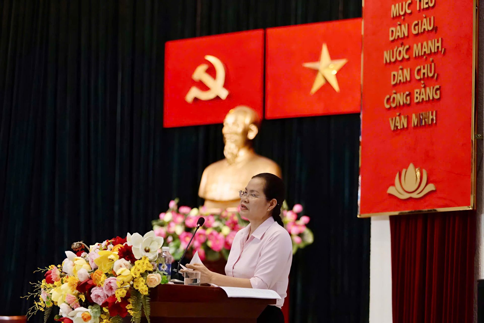 B&agrave; Nguyễn Thị Hồng Hạnh, Gi&aacute;m đốc Sở Tư ph&aacute;p TP.HCM, chia sẻ những nội dung quan trọng về triển khai Luật Ph&aacute;t triển đ&ocirc; thị.