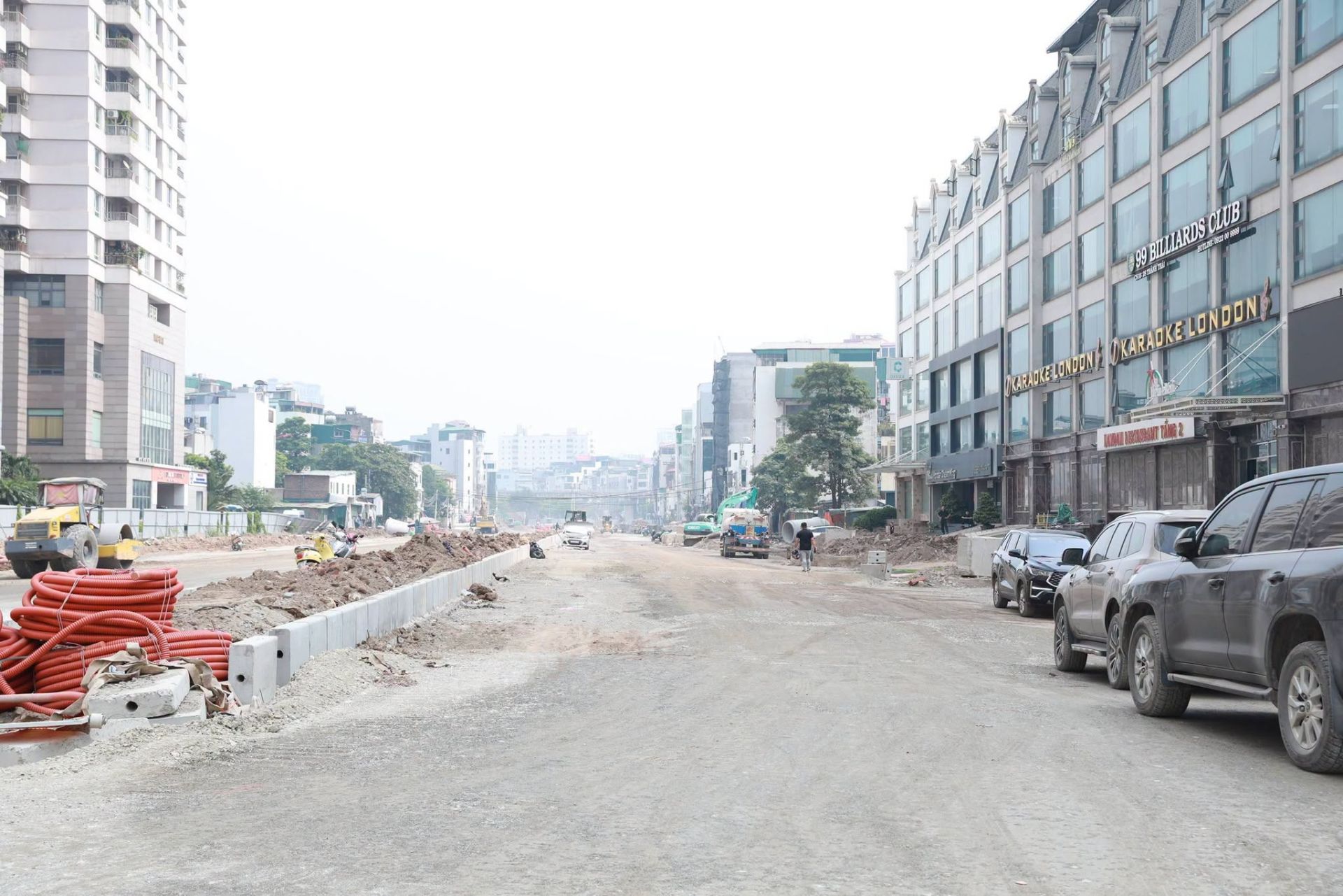 Đoạn Vành đai 2,5 từ Khu đô thị mới Dịch Vọng đến đường Dương Đình Nghệ đang được đẩy nhanh thi công, phấn đấu thông xe kỹ thuật dịp 10/10. Đoạn Vành đai 2,5 từ Khu đô thị mới Dịch Vọng đến đường Dương Đình Nghệ đang được đẩy nhanh thi công, phấn đấu thông xe kỹ thuật dịp 10/10.