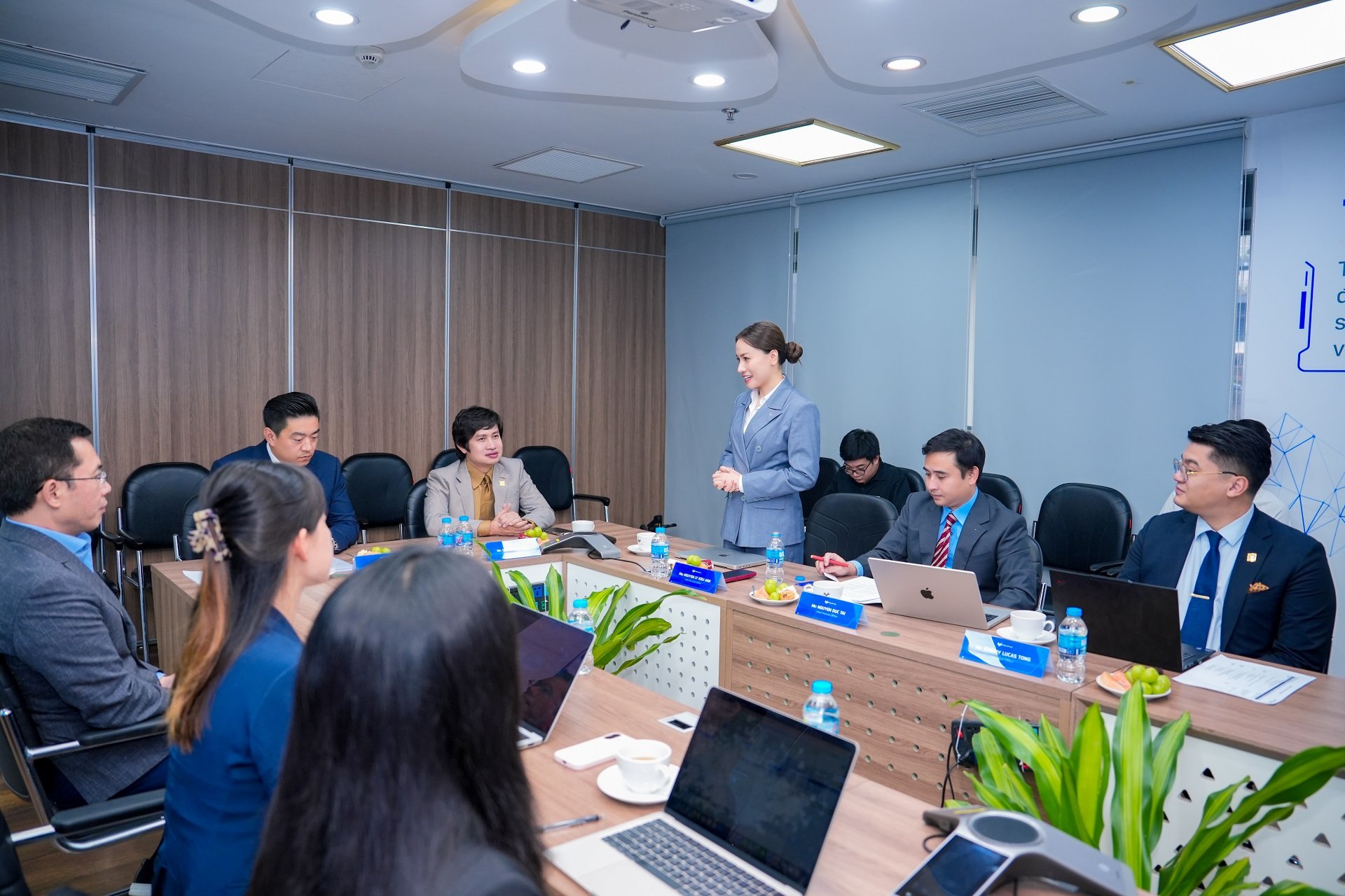 Meey Group và Christensen Advisory trong phiên họp triển khai nội dung hợp tác. Meey Group và Christensen Advisory trong phiên họp triển khai nội dung hợp tác.