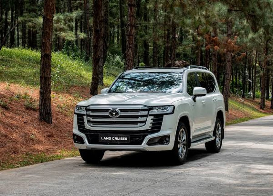 Land Cruiser LC300 HEV đầu tiên về đại lý, giá lăn bánh hơn 6 tỷ đồng Land Cruiser LC300 HEV đầu tiên về đại lý, giá lăn bánh hơn 6 tỷ đồng