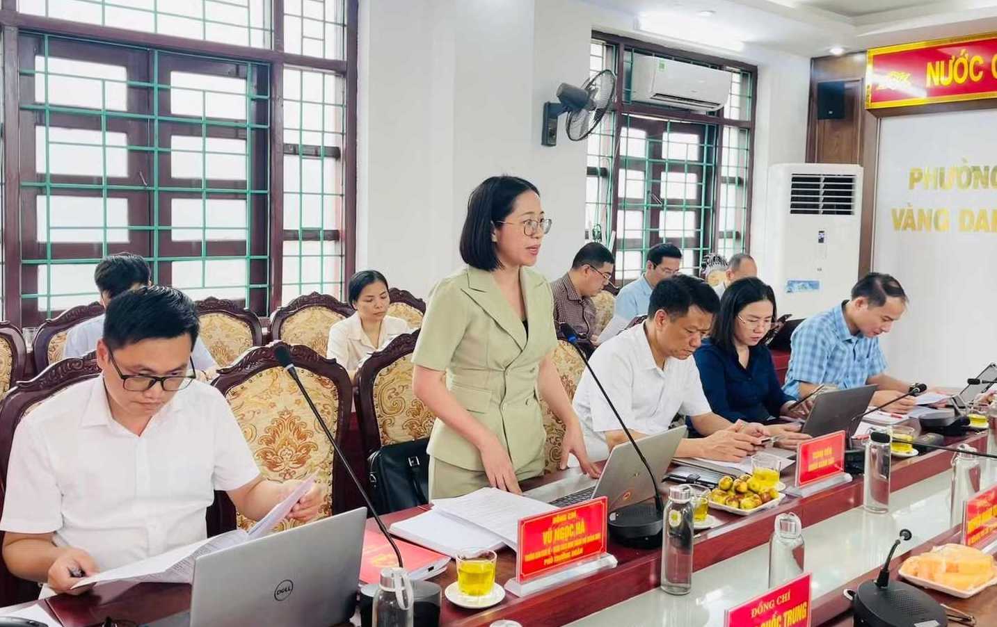 Đoàn giám sát làm việc v phường Vàng Danh về quản lý, sử dụng tài sản công Đoàn giám sát làm việc v phường Vàng Danh về quản lý, sử dụng tài sản công