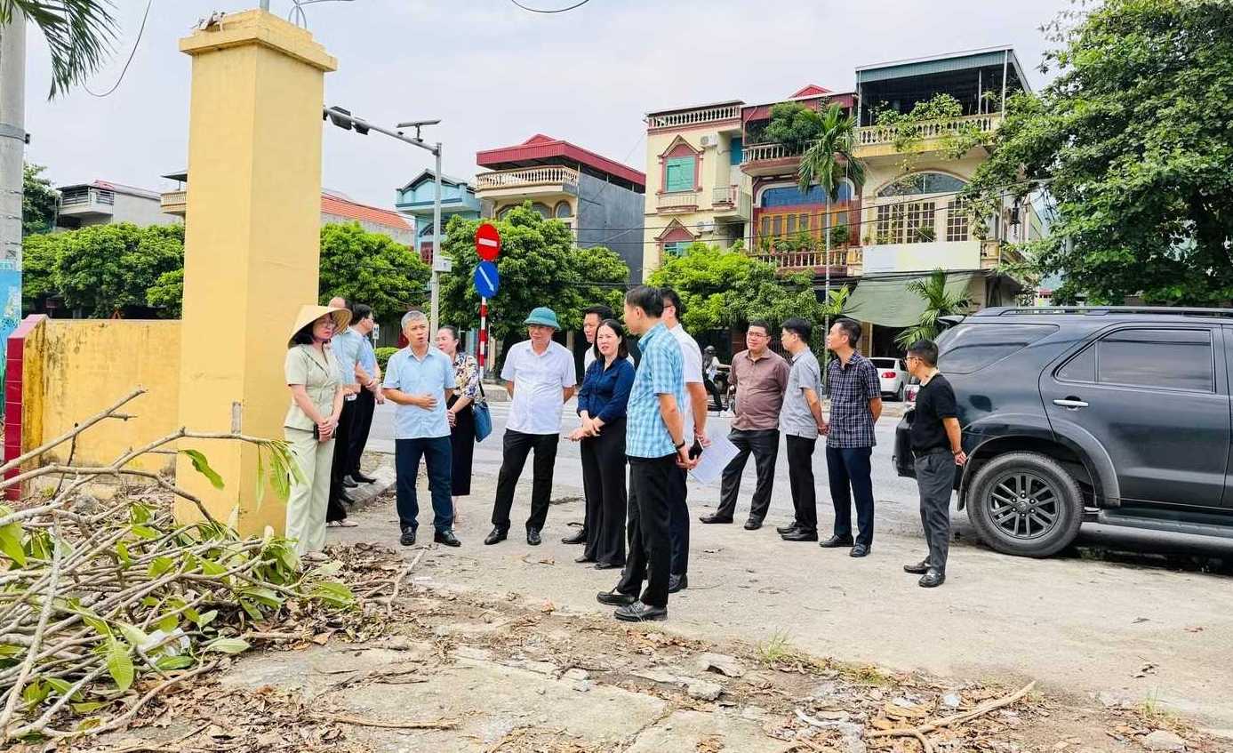 Đoàn giám sát HĐND thành phố Quảng Ninh khảo sát thực tế tại phường Vàng Danh về công tác quản lý, sử dụng tài sản công, trụ sở làm việc sau sắp xếp tổ chức bộ máy Đoàn giám sát HĐND thành phố Quảng Ninh khảo sát thực tế tại phường Vàng Danh về công tác quản lý, sử dụng tài sản công, trụ sở làm việc sau sắp xếp tổ chức bộ máy