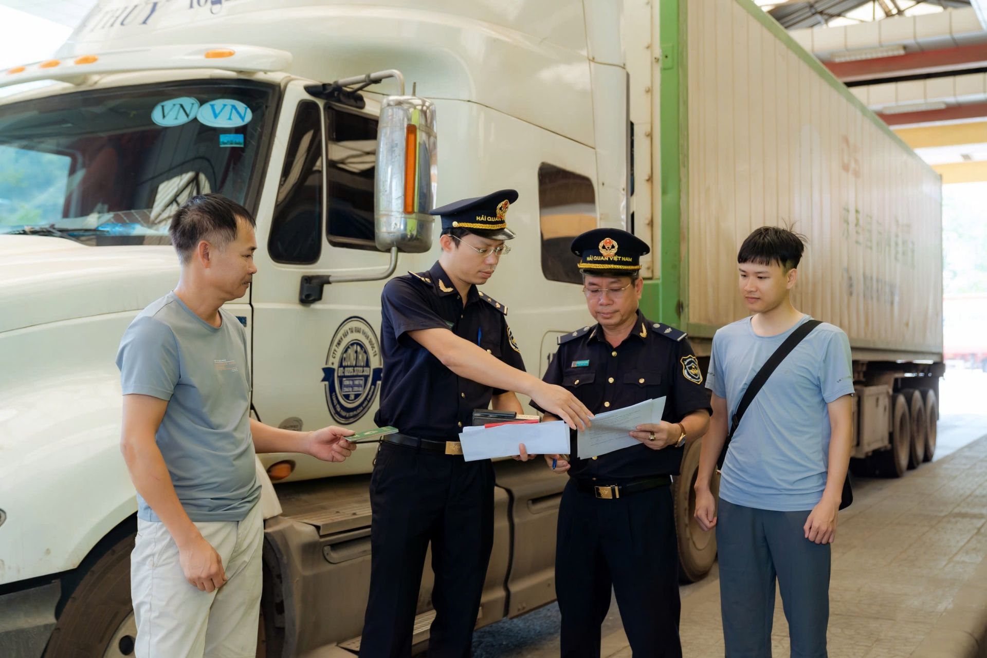 lực lượng Hải quan khu vực IX tăng cường tuần tra kiểm so&aacute;t