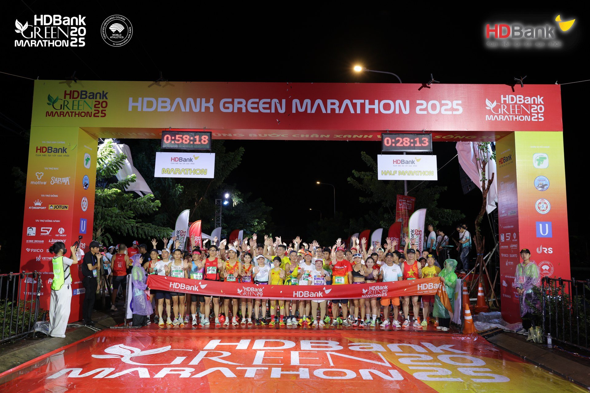 HDBank Green Marathon ng&agrave;y c&agrave;ng trở th&agrave;nh điểm hẹn quen thuộc của đ&ocirc;ng đảo cộng đồng y&ecirc;u chạy bộ