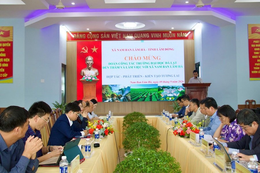 Quang cảnh buổi làm việc UBND xã Nam Ban Lâm Hà, tỉnh Lâm Đồng với Trường Đại học Đà Lạt. (Ảnh: TT xã Nam Ban Lâm Hà) Quang cảnh buổi làm việc UBND xã Nam Ban Lâm Hà, tỉnh Lâm Đồng với Trường Đại học Đà Lạt. (Ảnh: TT xã Nam Ban Lâm Hà)