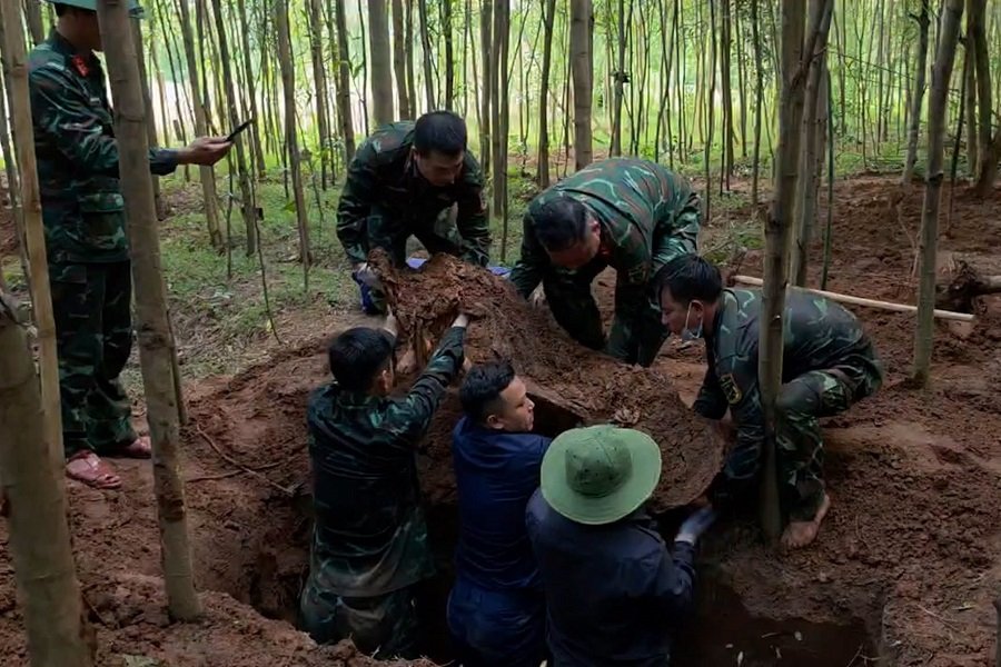 Đội tìm kiếm, quy tập hài cốt liệt sĩ số 1 tìm thấy và cất bốc thêm 4 hài cốt liệt sĩ tại bản Bãi Dinh, xã Dân Hóa Đội tìm kiếm, quy tập hài cốt liệt sĩ số 1 tìm thấy và cất bốc thêm 4 hài cốt liệt sĩ tại bản Bãi Dinh, xã Dân Hóa