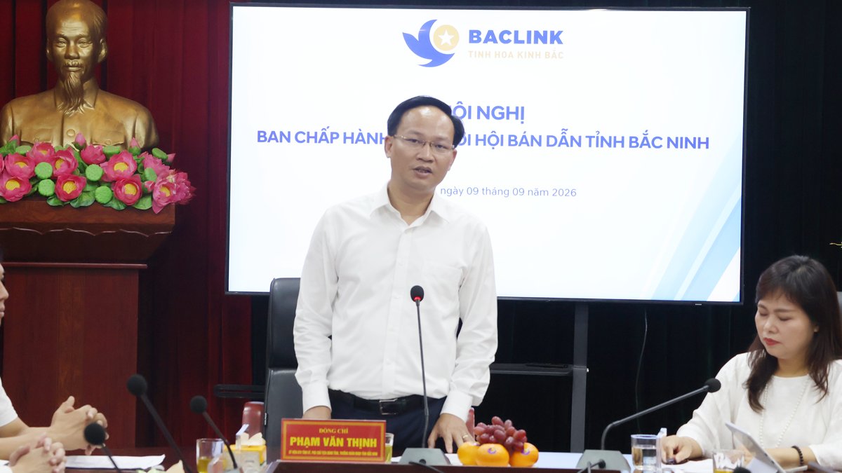 Phó Chủ tịch UBND tỉnh Phạm Văn Thịnh phát biểu tại hội nghị. Phó Chủ tịch UBND tỉnh Phạm Văn Thịnh phát biểu tại hội nghị.