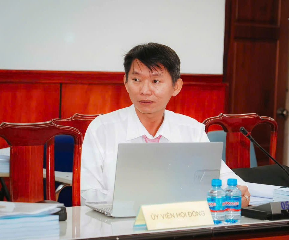 Tiến sĩ Trần Đức Thuận, Đại học Công Thương Thành phố Hồ Chí Minh. Tiến sĩ Trần Đức Thuận, Đại học Công Thương Thành phố Hồ Chí Minh.