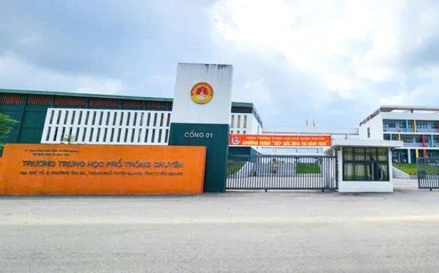 Điểm thi Trường THPT Chuyên Tuyên Quang, nơi Bộ GD&ĐT quyết định tổ chức thi lại sau khi phát hiện sai phạm Ảnh: Báo Điện tử Chính phủ. Điểm thi Trường THPT Chuyên Tuyên Quang, nơi Bộ GD&ĐT quyết định tổ chức thi lại sau khi phát hiện sai phạm Ảnh: Báo Điện tử Chính phủ.