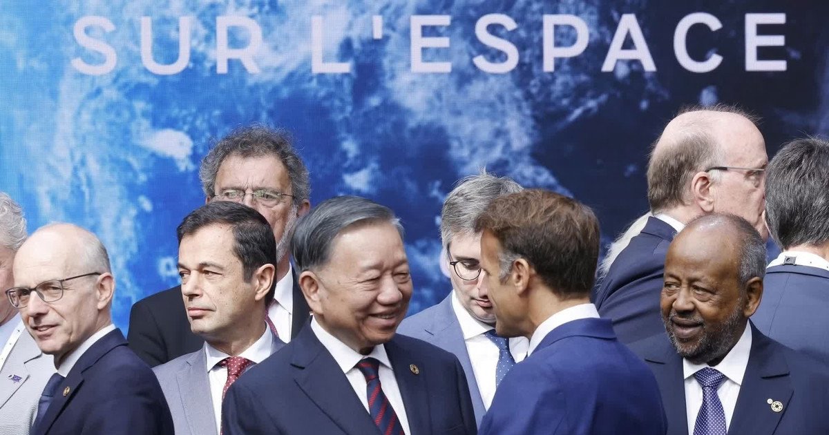 Tổng B&iacute; thư, Chủ tịch nước T&ocirc; L&acirc;m v&agrave; Tổng thống Cộng h&ograve;a Ph&aacute;p Emmanuel Macron. (Ảnh: TTXVN)