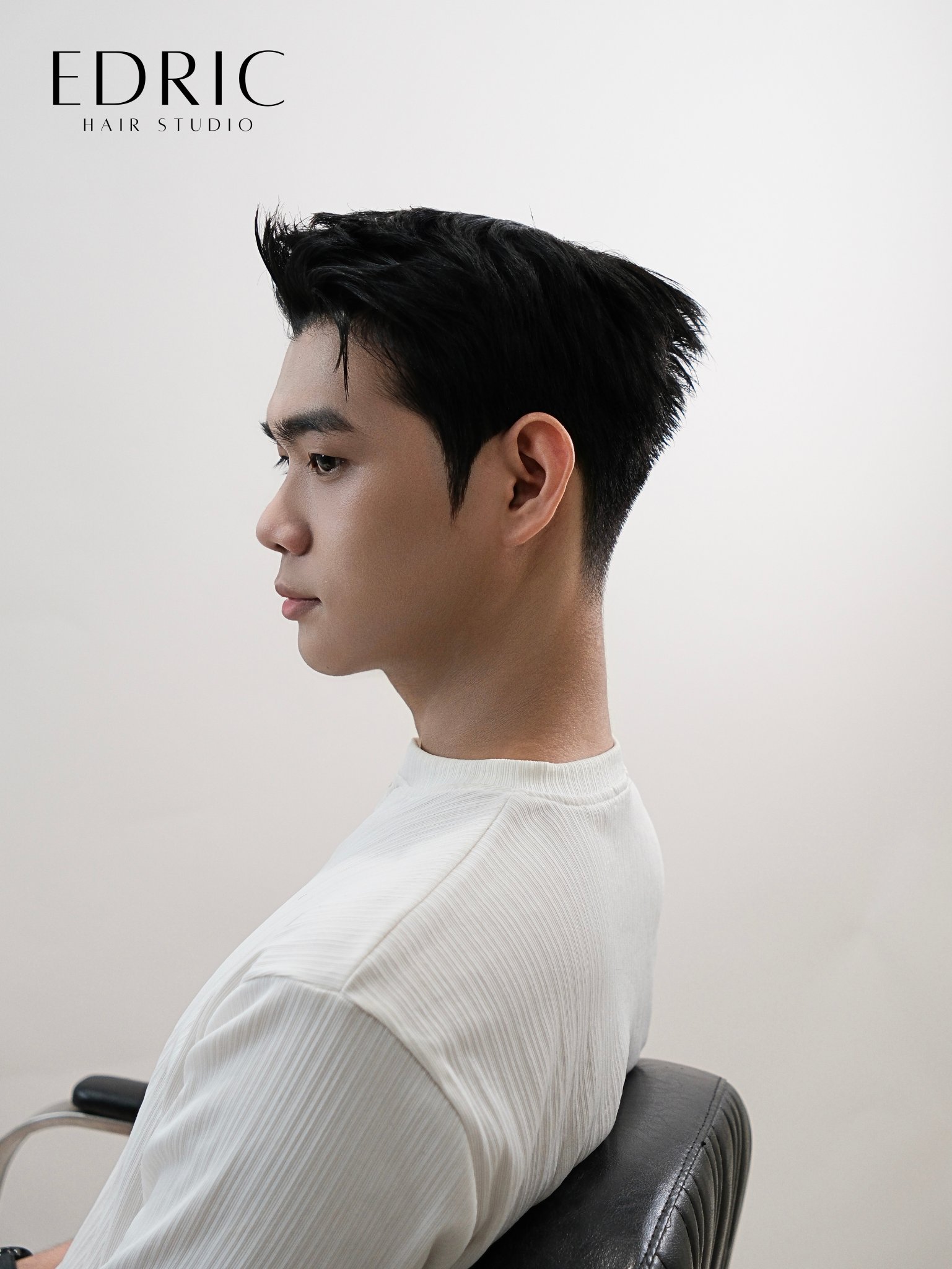 Hệ thống Edric Hair Studio và đội ngũ stylist là một phần trong quá trình đưa các thiết kế mang dấu ấn Edric đến gần hơn với thị trường tóc nam. Hệ thống Edric Hair Studio và đội ngũ stylist là một phần trong quá trình đưa các thiết kế mang dấu ấn Edric đến gần hơn với thị trường tóc nam.