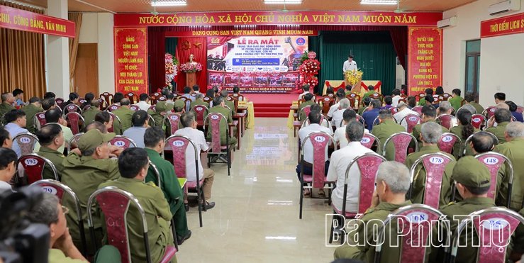 Quang cảnh buổi ra mắt. Quang cảnh buổi ra mắt.