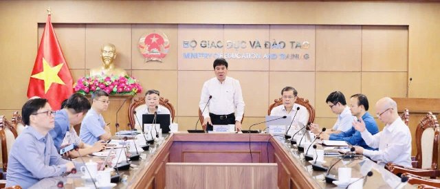C&ocirc;ng t&aacute;c kiểm tra, gi&aacute;m s&aacute;t l&agrave; một trong những điều kiện bảo đảm t&iacute;nh kh&aacute;ch quan v&agrave; độ tin cậy của kết quả thi. Ảnh: Cục Quản l&yacute; chất lượng, Bộ Gi&aacute;o dục v&agrave; Đ&agrave;o tạo. Hội nghị ng&agrave;y 28/5/2026 tập huấn c&aacute;c đo&agrave;n kiểm tra, nhằm thống nhất quy tr&igrave;nh kiểm tra v&agrave; g&oacute;p phần bảo đảm kỳ thi c&ocirc;ng bằng, nghi&ecirc;m t&uacute;c, kh&aacute;ch quan.