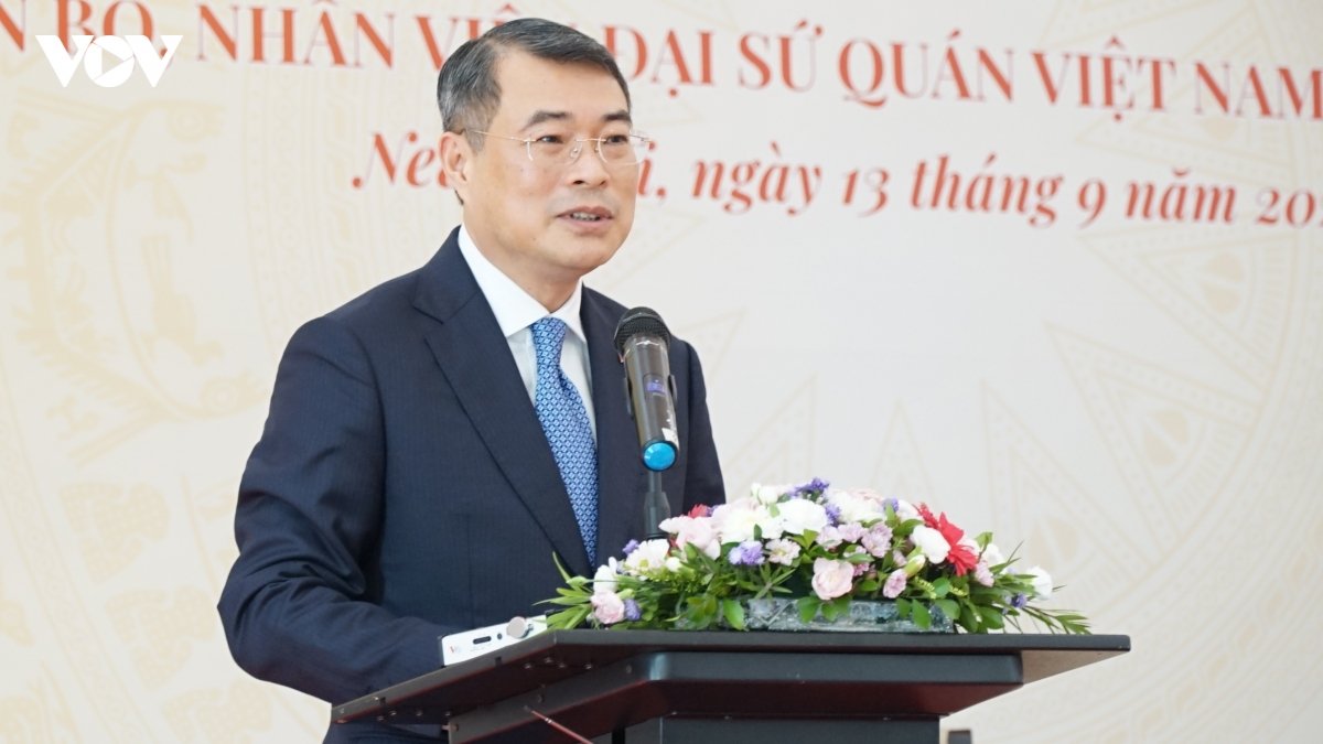 Ông Bùi Trung Thướng - Tham tán thương mại, Thương vụ Việt Nam tại Ấn Độ. Ông Bùi Trung Thướng - Tham tán thương mại, Thương vụ Việt Nam tại Ấn Độ.