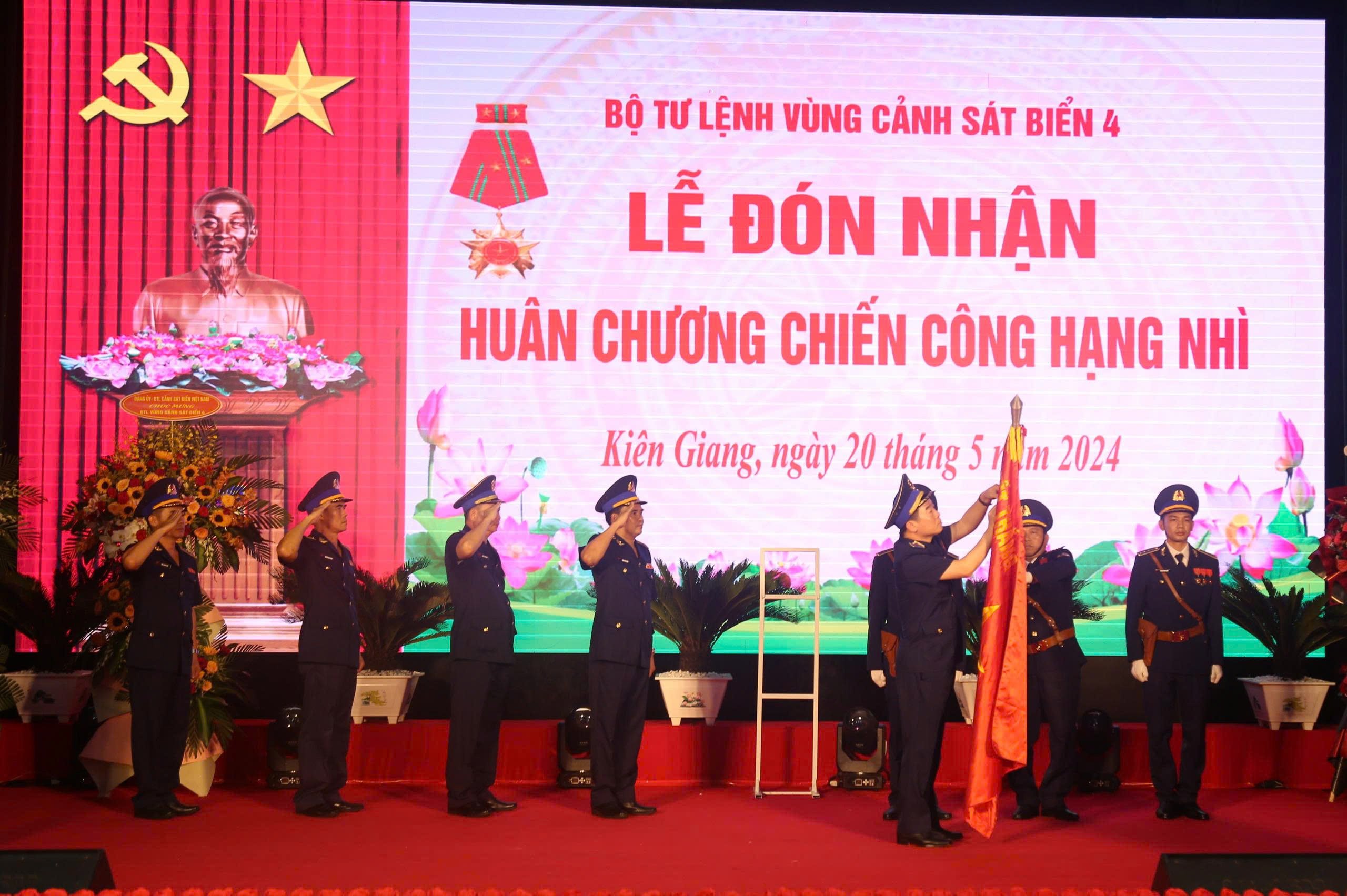 BTL V&ugrave;ng Cảnh s&aacute;t biển 4 vinh dự đ&oacute;n nhận Hu&acirc;n chương chiến c&ocirc;ng hạng Nh&igrave; (th&aacute;ng 5/2024)