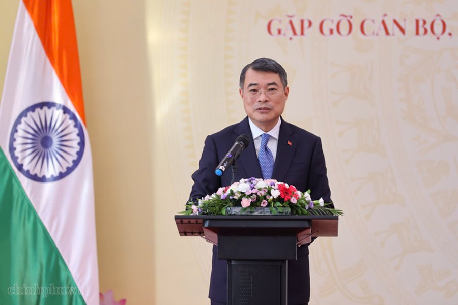 Thủ tướng L&ecirc; Minh Hưng ghi nhận, đ&aacute;nh gi&aacute; cao Đại sứ qu&aacute;n đ&atilde; phối hợp với c&aacute;c cơ quan li&ecirc;n quan chuẩn bị tốt cho chuyến c&ocirc;ng t&aacute;c lần n&agrave;y của đo&agrave;n đại biểu cấp cao Việt Nam cũng như chuyến thăm cấp Nh&agrave; nước tới Ấn Độ v&agrave;o th&aacute;ng 5/2026 của đồng ch&iacute; Tổng B&iacute; thư, Chủ tịch nước T&ocirc; L&acirc;m - Ảnh: chinhphu.vn/Nhật Bắc