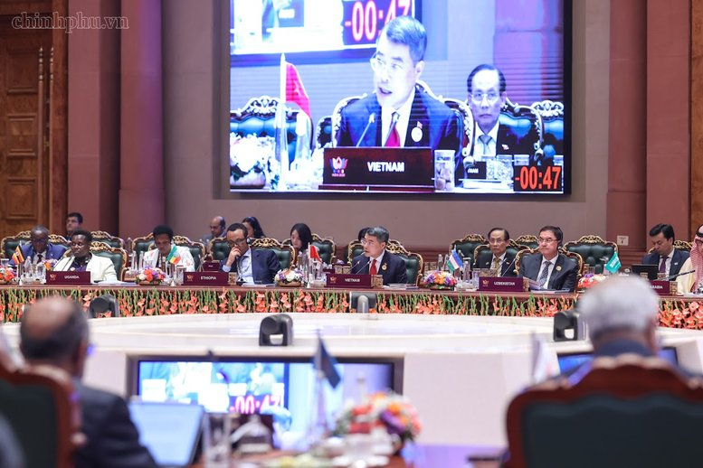 Thủ tướng Ch&iacute;nh phủ L&ecirc; Minh Hưng ph&aacute;t biểu tại phi&ecirc;n họp - Ảnh: chinhphu.vn/Nhật Bắc