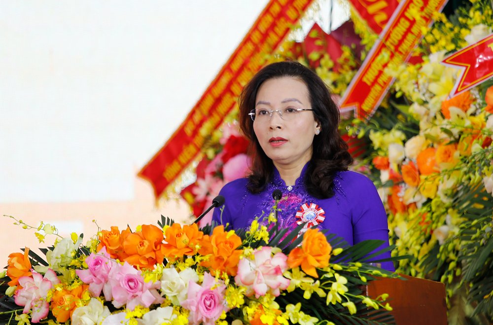 Đồng ch&iacute; Nguyễn Thị Hương, Ph&oacute; B&iacute; thư Thường trực Tỉnh ủy ph&aacute;t biểu tại buổi lễ.