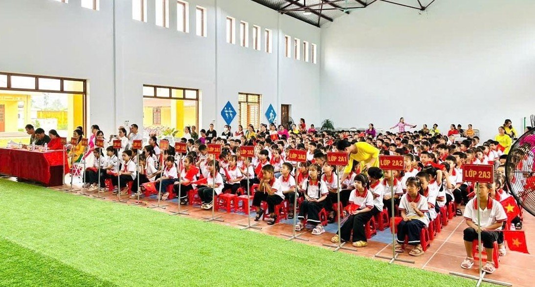 Quyết định số 64/2026/QĐ-UBND cũng đặt ra y&ecirc;u cầu cụ thể đối với c&aacute;c cơ sở gi&aacute;o dục c&ocirc;ng lập trong x&acirc;y dựng v&agrave; thực hiện c&aacute;c khoản thu.