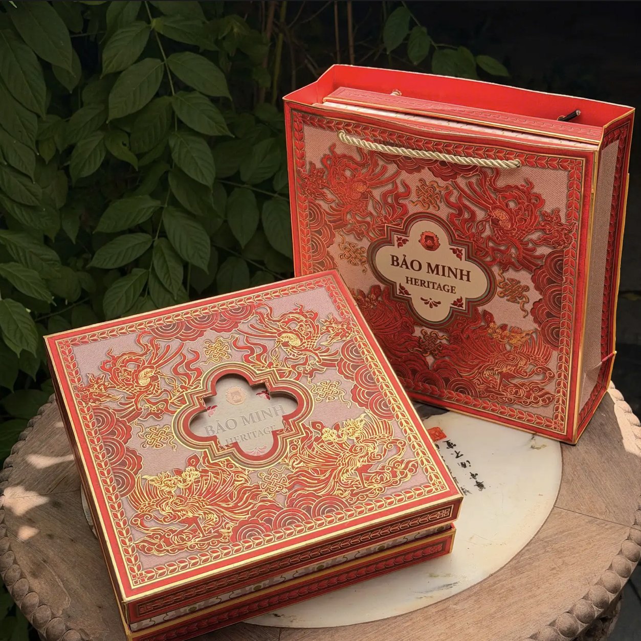 Tặng phẩm Trung thu 4 b&aacute;nh Phượng Vũ Đan t&aacute;i hiện kỹ nghệ Th&ecirc;u tay