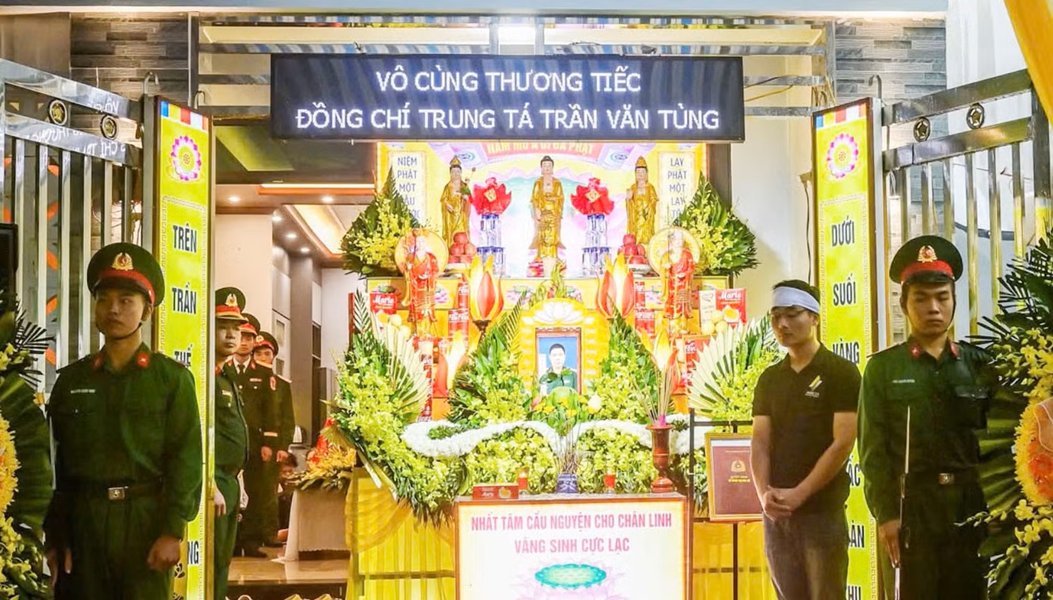 Lễ viếng, lễ truy điệu đồng chí Trần Văn Tùng được tổ chức tại quê nhà xã Vũ Thư, tỉnh Hưng Yên Lễ viếng, lễ truy điệu đồng chí Trần Văn Tùng được tổ chức tại quê nhà xã Vũ Thư, tỉnh Hưng Yên