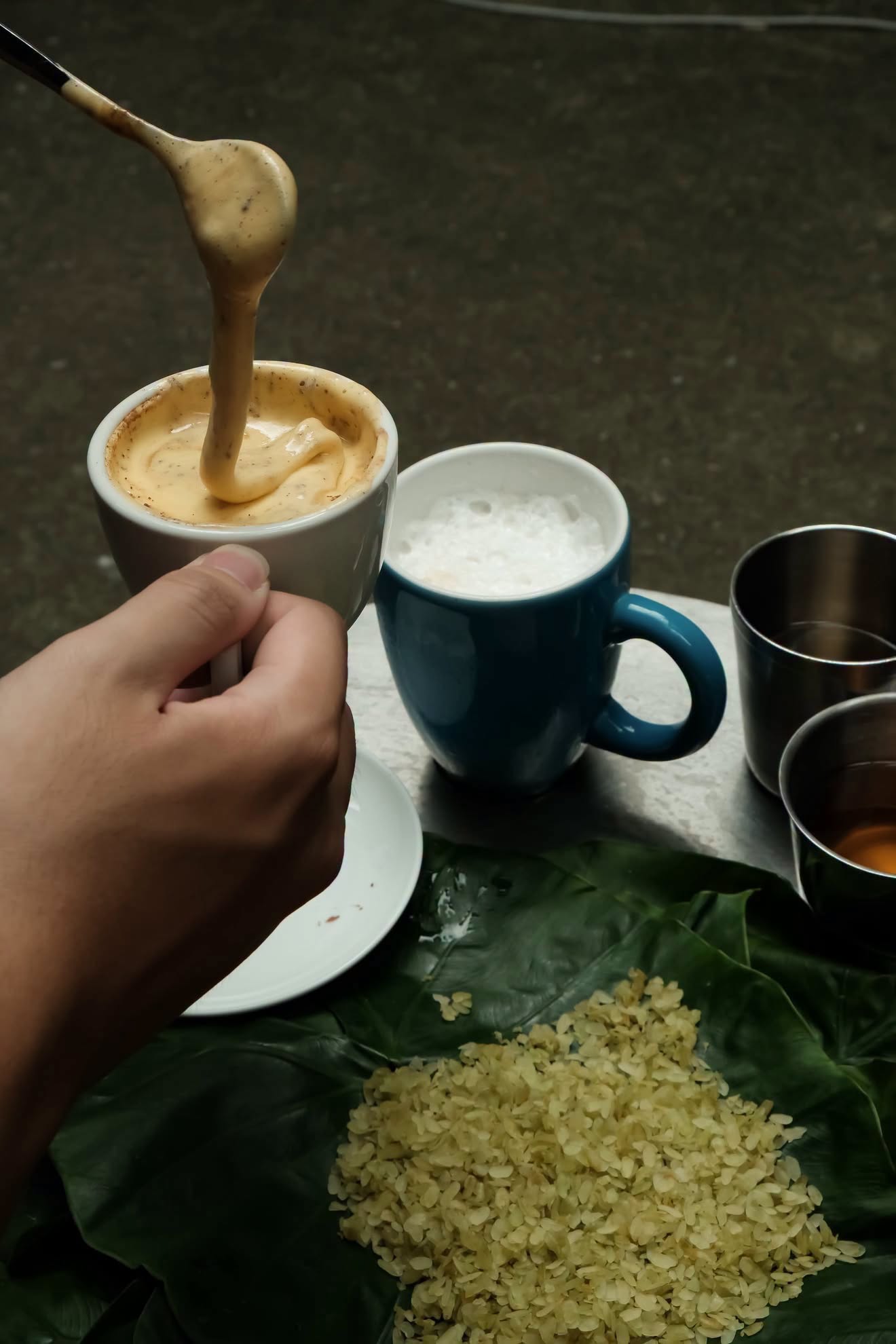 Những thức qu&agrave; mang hương vị m&ugrave;a thu được biến tấu trong đời sống hiện đại, tạo th&ecirc;m trải nghiệm cho người thưởng thức giữa kh&ocirc;ng gian phố cổ H&agrave; Nội.