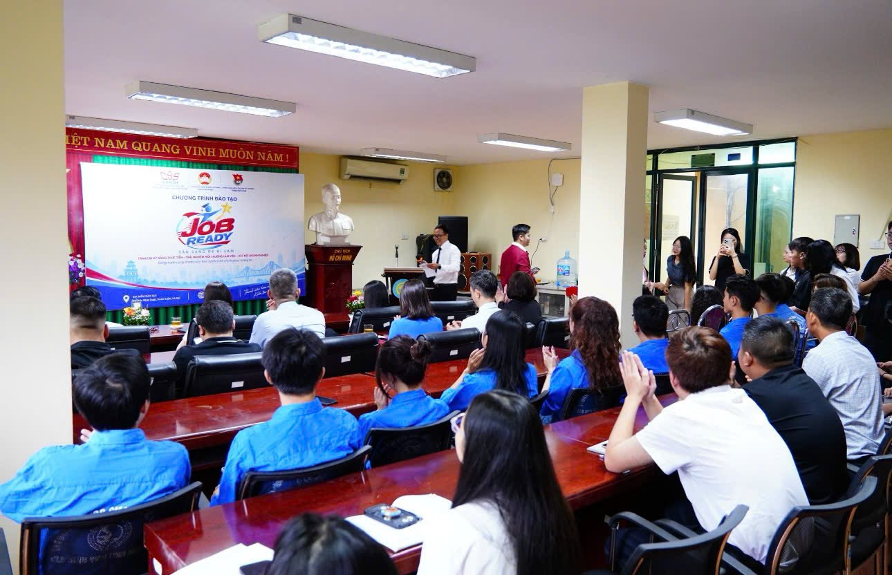 Quang cảnh Lễ Khai giảng Kh&oacute;a đ&agrave;o tạo &ldquo;Sẵn s&agrave;ng đi l&agrave;m &ndash; JOB READY&rdquo;.