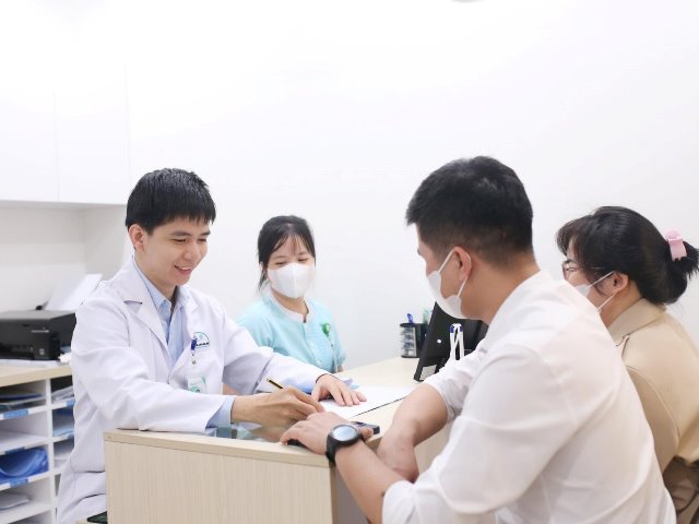 Đà Nẵng Bệnh viện Đa khoa Gia Đình hỗ trợ 100% chi phí cho 15 cặp vợ chồng hiếm muộn. Đà Nẵng Bệnh viện Đa khoa Gia Đình hỗ trợ 100% chi phí cho 15 cặp vợ chồng hiếm muộn.