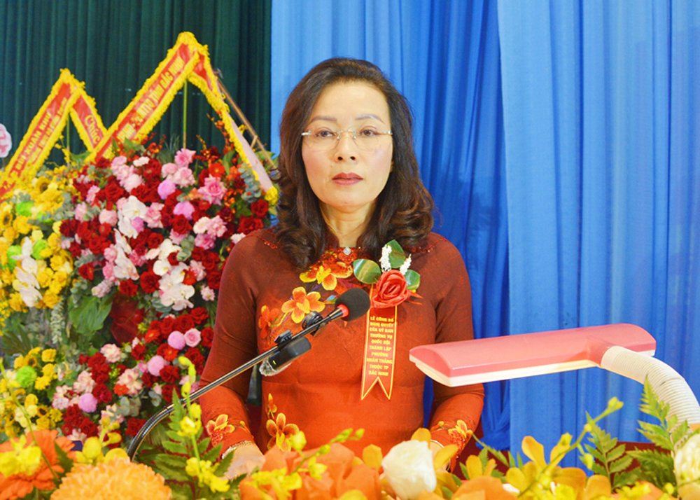 đồng chí: Nguyễn Thị Hương, Phó Bí thư Thường trực Tỉnh ủy phát biểu tại buổi lễ. đồng chí: Nguyễn Thị Hương, Phó Bí thư Thường trực Tỉnh ủy phát biểu tại buổi lễ.