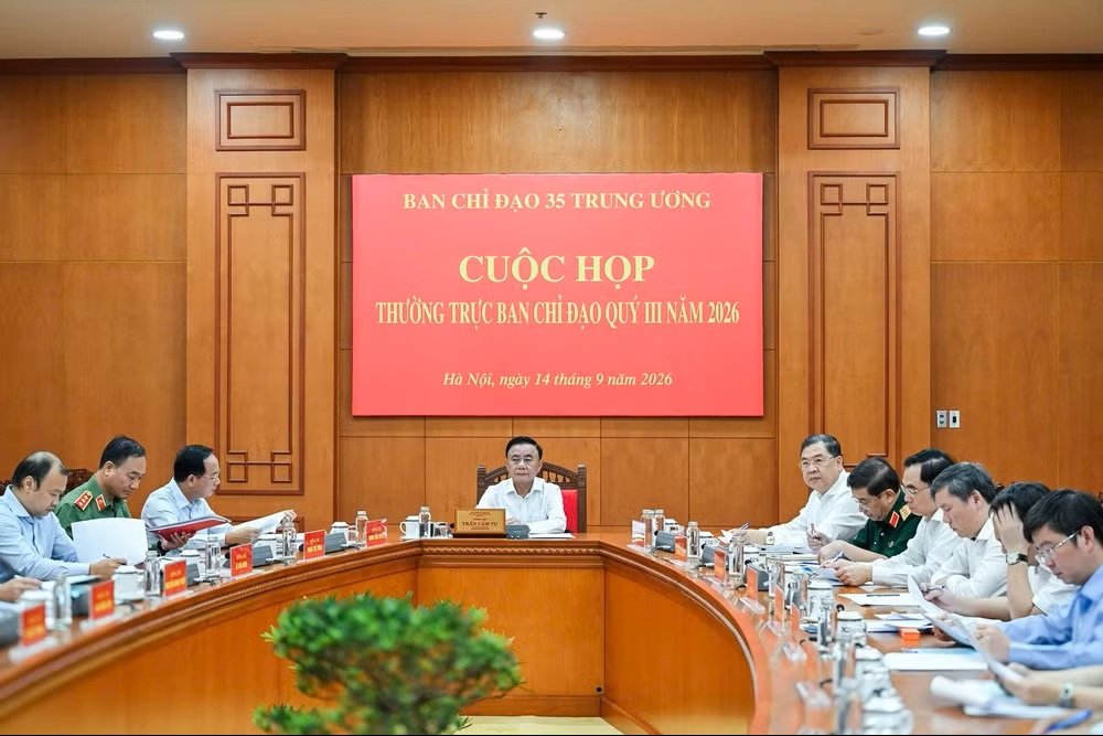Cuộc họp nhằm đ&aacute;nh gi&aacute; kết quả c&ocirc;ng t&aacute;c l&atilde;nh đạo, chỉ đạo v&agrave; tổ chức thực hiện nhiệm vụ bảo vệ nền tảng tư tưởng của Đảng qu&yacute; III v&agrave; nhiệm vụ trọng t&acirc;m qu&yacute; IV. (Ảnh: DUY LINH)