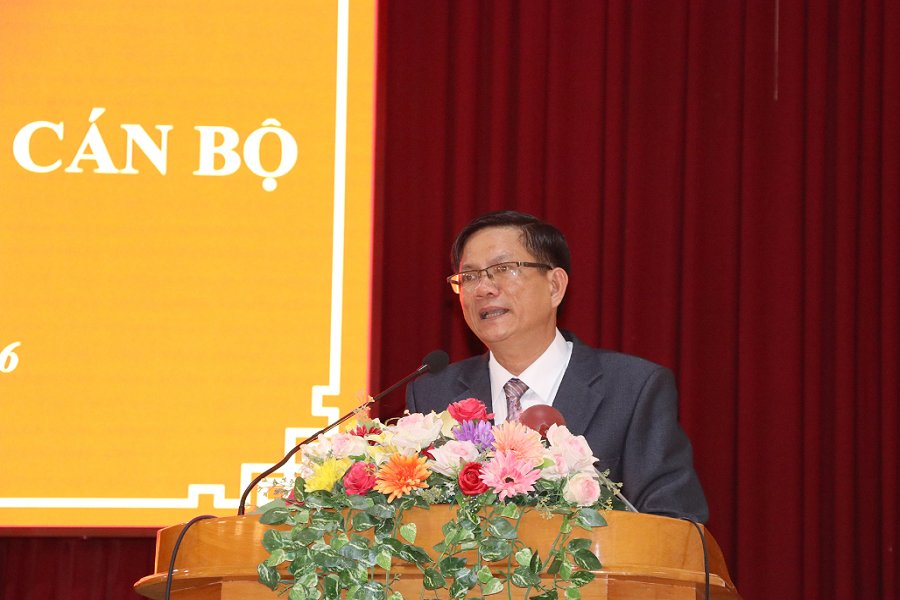 Tân Phó Hiệu trưởng Trường Cao đẳng Bình Thuận Nguyễn Xuân Lộc phát biểu nhận nhiệm vụ. Tân Phó Hiệu trưởng Trường Cao đẳng Bình Thuận Nguyễn Xuân Lộc phát biểu nhận nhiệm vụ.