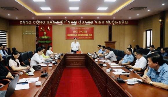 Toàn cảnh Hội nghị giao ban báo chí quý III/2026 của tỉnh Phú Thọ. Toàn cảnh Hội nghị giao ban báo chí quý III/2026 của tỉnh Phú Thọ.