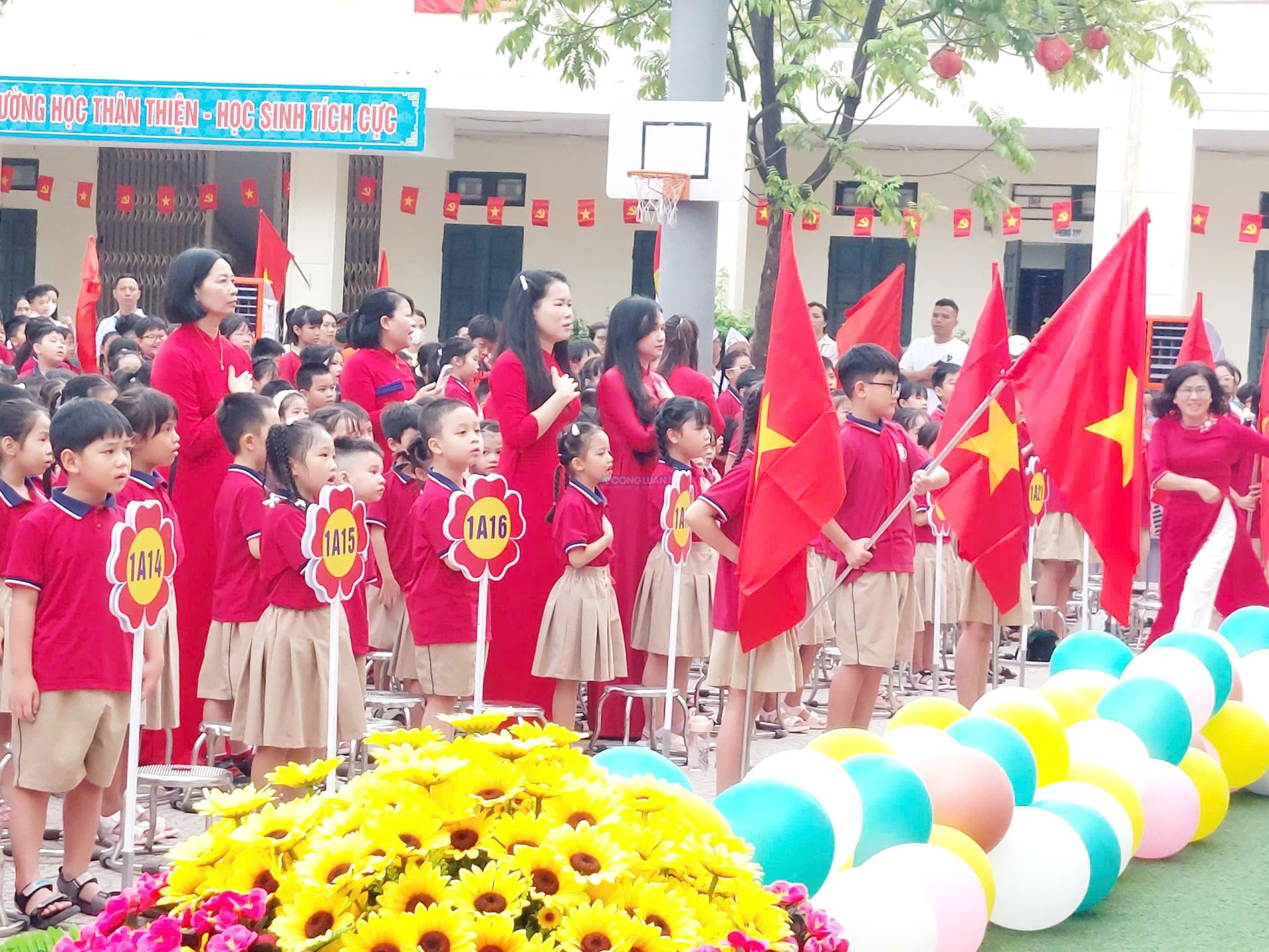 Lễ khai giảng năm học Trường Tiểu học An Kh&aacute;nh (x&atilde; An Kh&aacute;nh, H&agrave; Nội) vui tươi, phấn khởi bước v&agrave;o năm học mới, với quyết t&acirc;m thi đua dạy tốt, học tốt, thực hiện thắng lợi nhiệm vụ năm học 2026-2027.