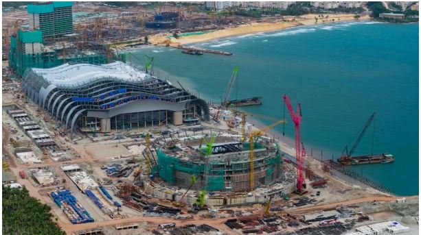 Nhà biểu diễn đa năng “Con Rồng cháu Tiên” phục vụ Hội nghị cấp cao APEC dần được hoàn thành