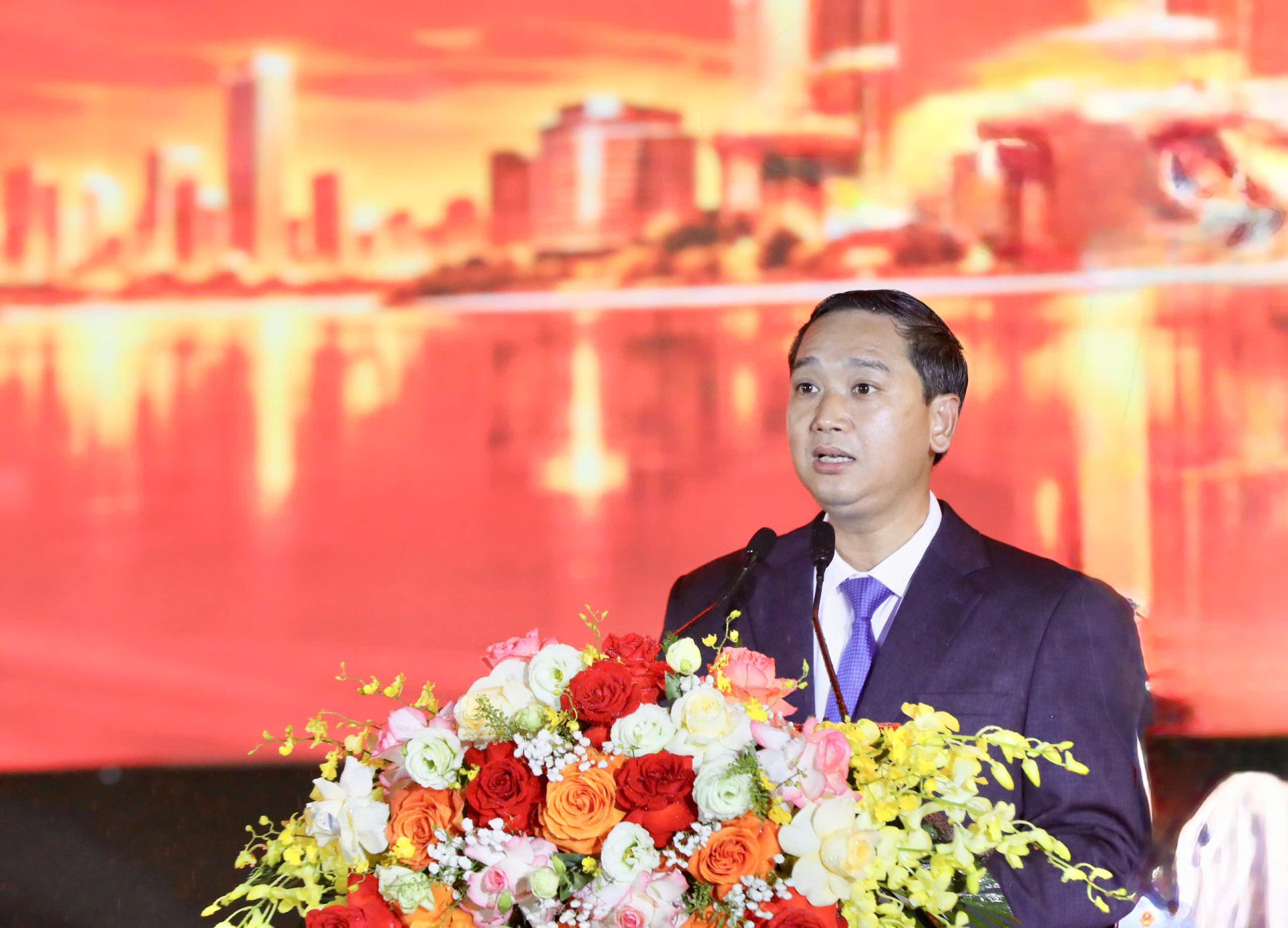 Đồng ch&iacute; Nguyễn Việt Oanh, Ph&oacute; B&iacute; thư Tỉnh ủy, Chủ tịch HĐND tỉnh ph&aacute;t biểu chỉ đạo tại buổi lễ.