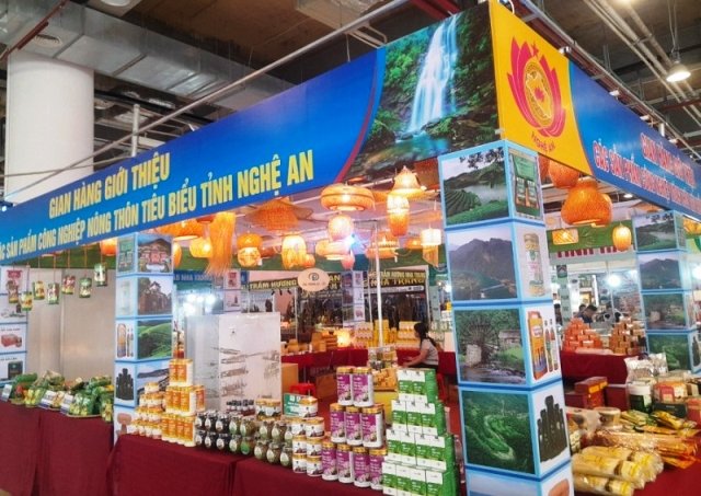 Nghệ An th&uacute;c đẩy thương mại điện tử, mở rộng thị trường cho sản phẩm OCOP, đặt mục ti&ecirc;u Đưa 80% sản phẩm OCOP đủ điều kiện l&ecirc;n nền tảng số v&agrave;o năm 2030.
