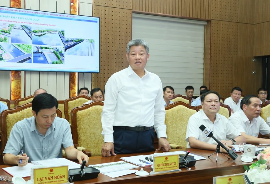 Chủ tịch tỉnh Hưng Y&ecirc;n ph&aacute;t biểu tại cuộc họp