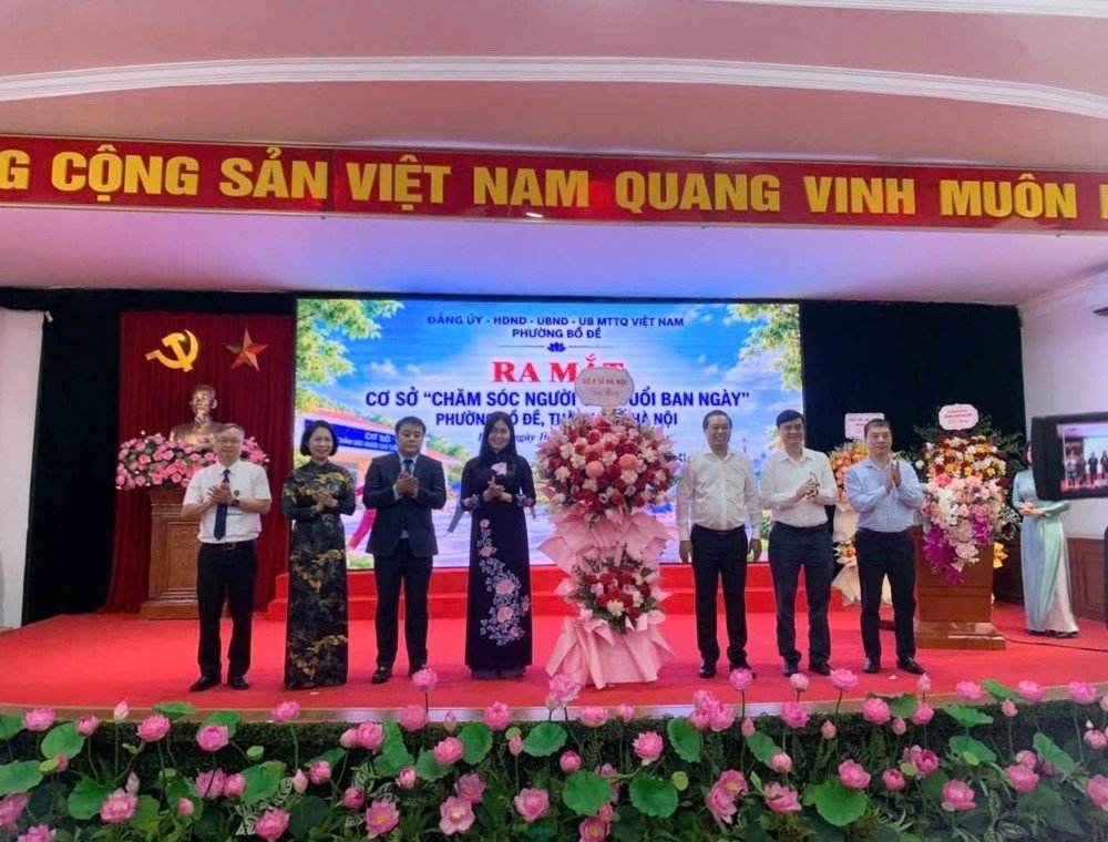 Phường Bồ Đề: Khai trương Cơ sở chăm s&oacute;c người cao tuổi ban ng&agrave;y. Ảnh: PV
