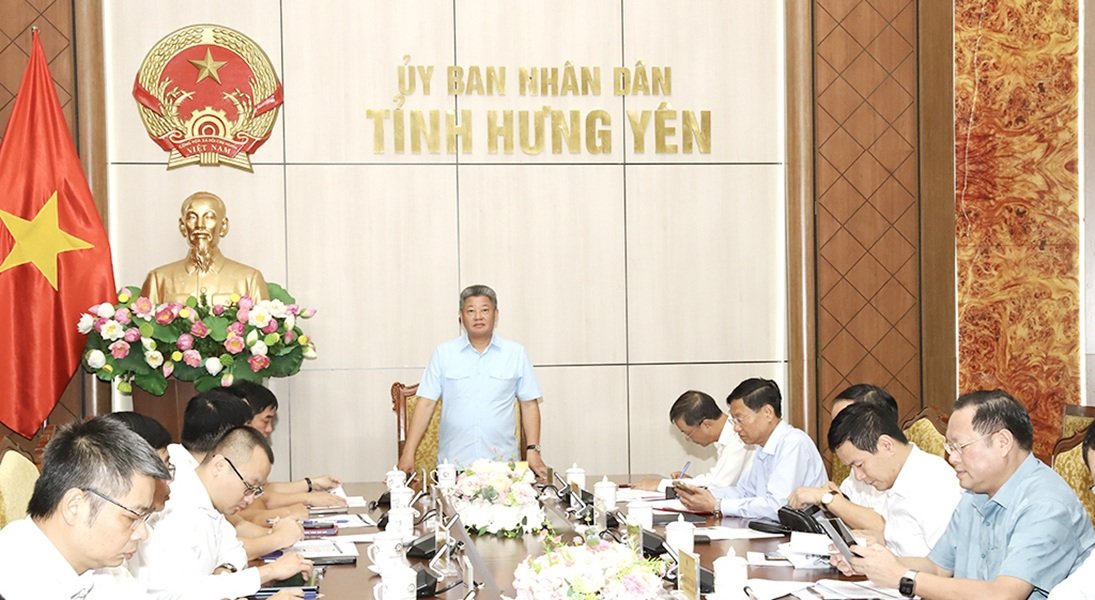 Ông Nguyễn Mạnh Quyền, Phó Bí thư Tỉnh ủy, Chủ tịch UBND tỉnh Hưng Yên chủ trì buổi làm việc. Ông Nguyễn Mạnh Quyền, Phó Bí thư Tỉnh ủy, Chủ tịch UBND tỉnh Hưng Yên chủ trì buổi làm việc.