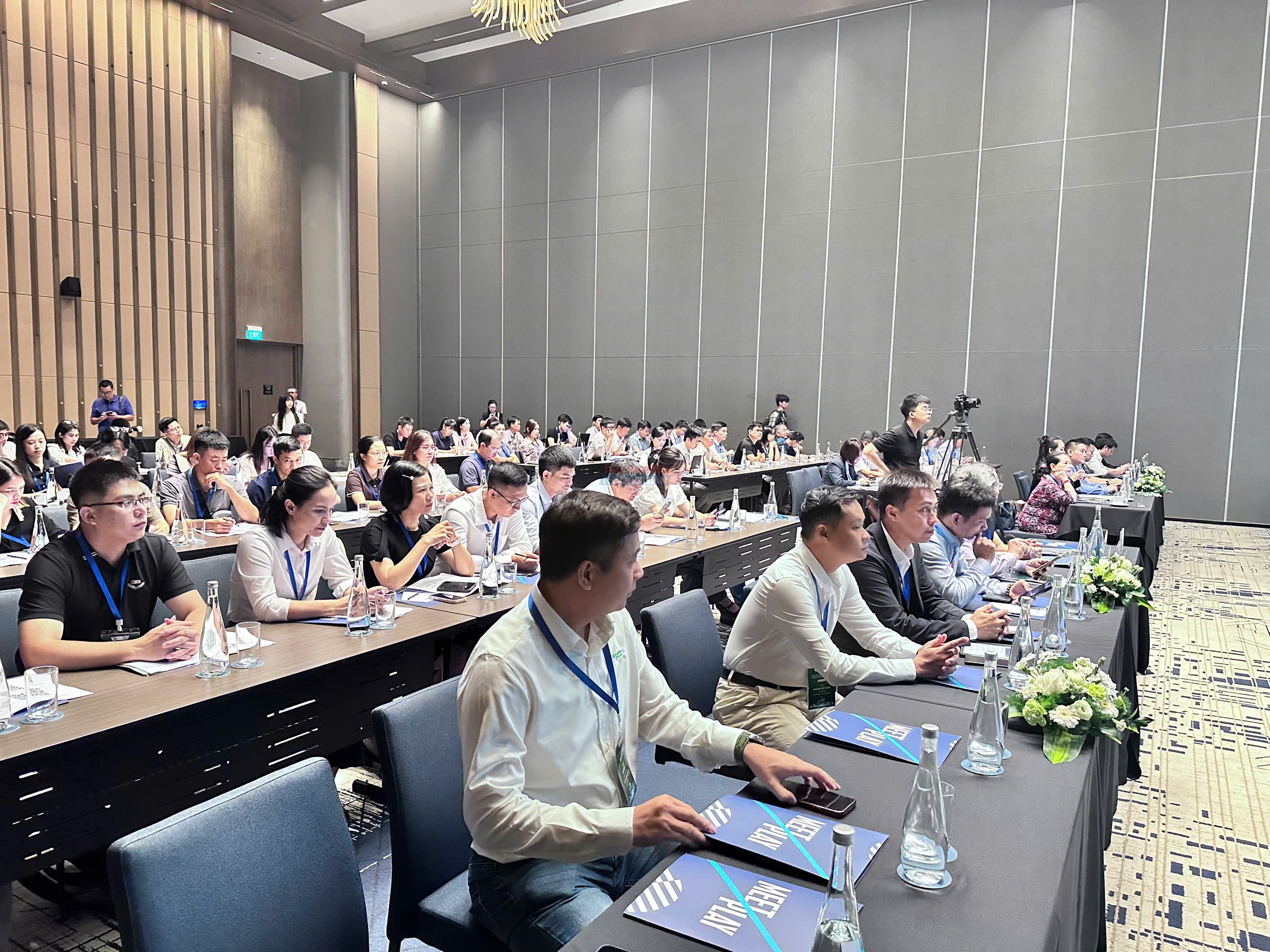 Các đại biểu tham dự Hội thảo. Các đại biểu tham dự Hội thảo.
